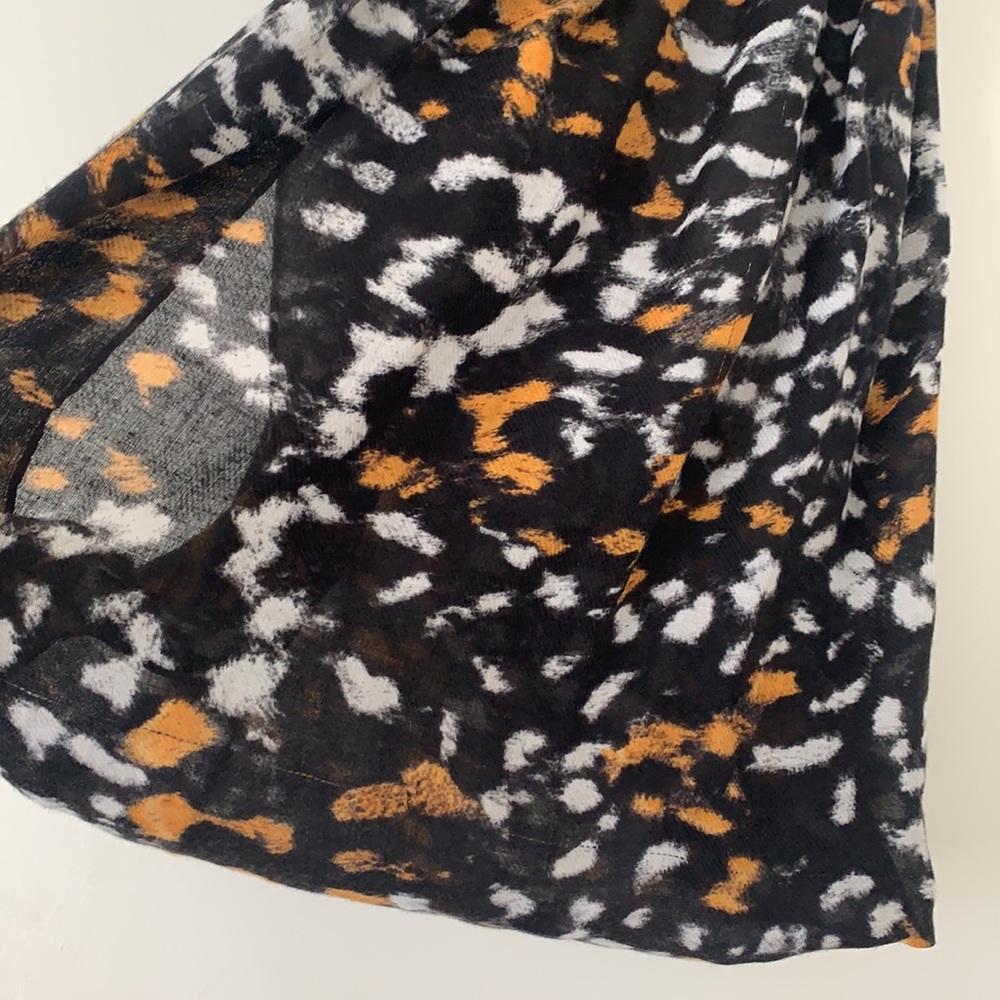 H+M | Infinity Scarf - Picture 2 of 2